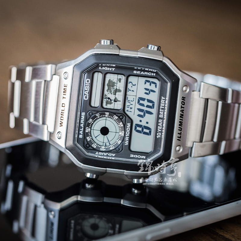 Reloj Casio Hombre AE-1200WHD Hora Mundial Acero Royale