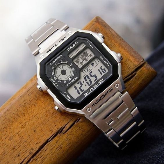 Reloj Casio Hombre AE 1200WHD Hora Mundial Acero Royale Relojeria Valencia Peru