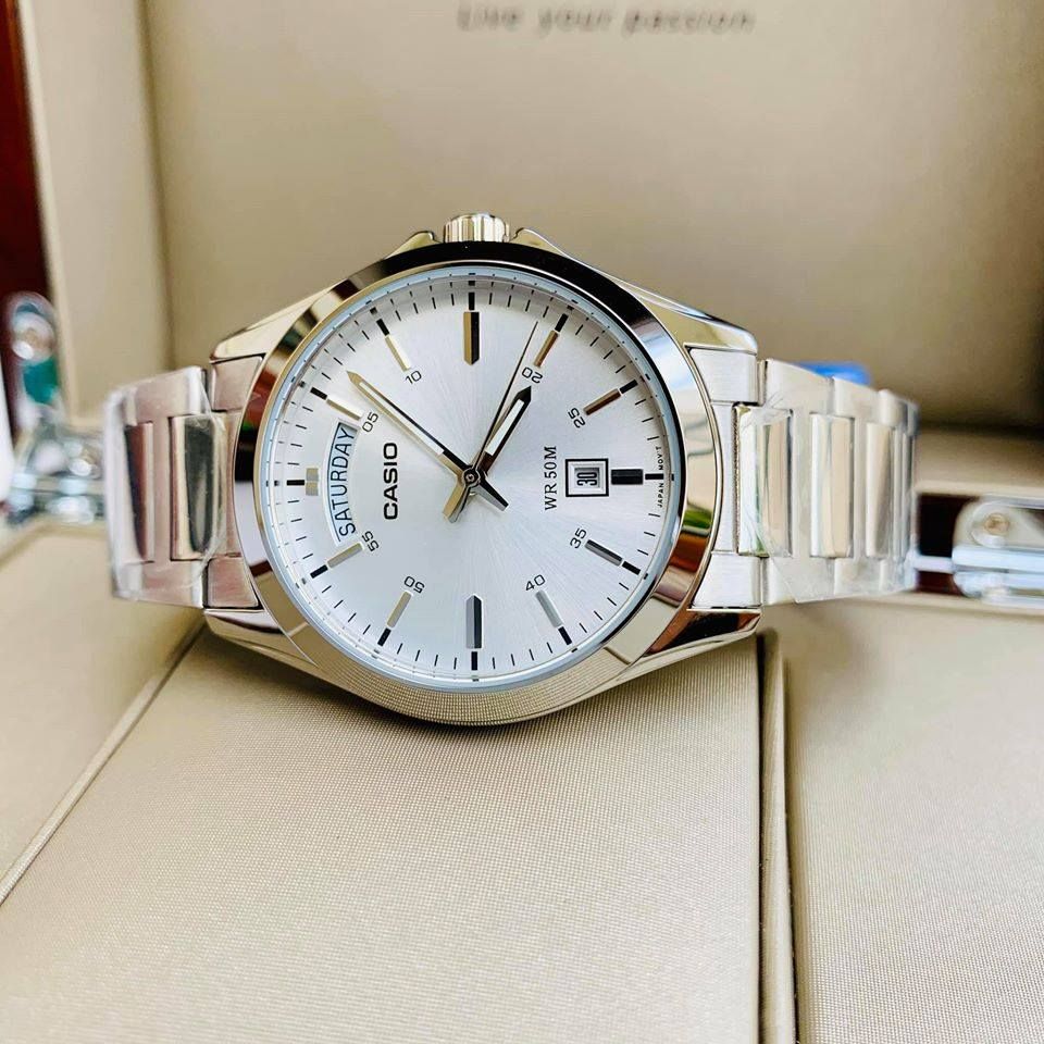 Reloj Hombre Casio MTP-1370D-7A3 Blanco Acero