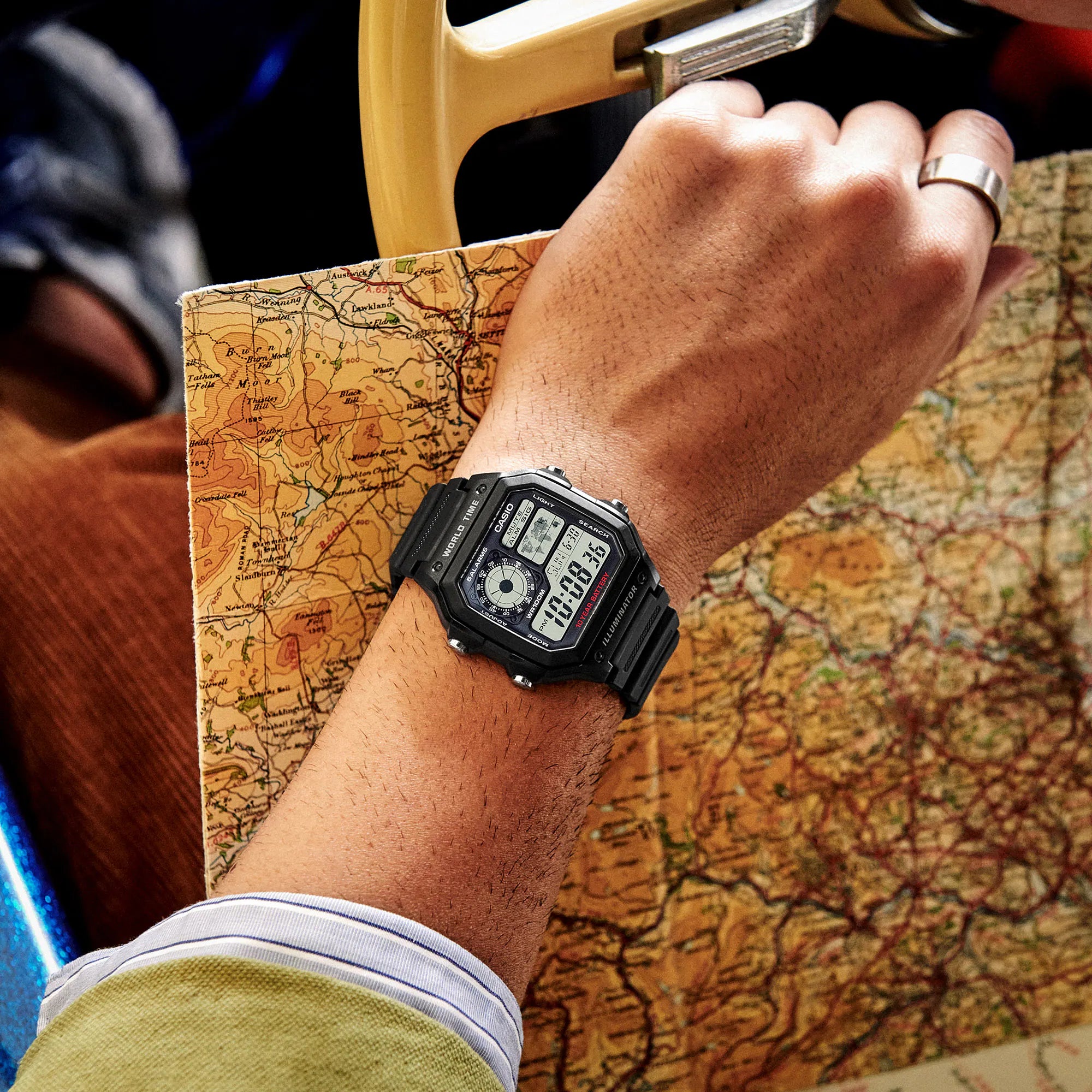 Reloj Casio Hombre AE-1200WH-1AV World Time Acuático