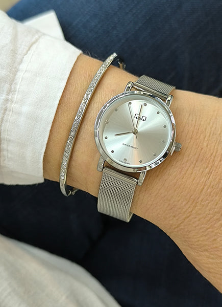 Reloj Q&Q Mujer C35A-005PY Malla Plateado Elegante