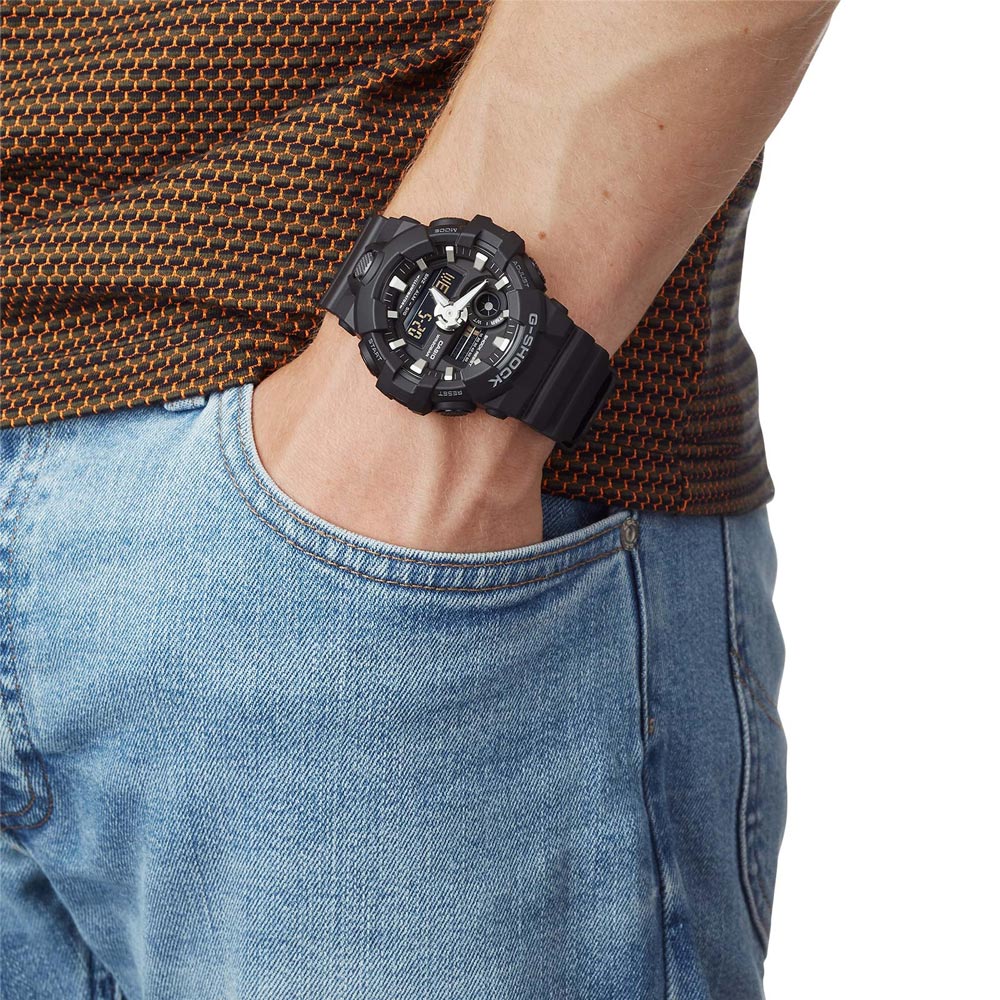 Reloj Casio G-Shock GA-700-1B Digital Resina Hombre