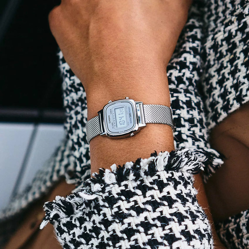 Reloj Casio Mujer LA670WEM-7DF Plateado Malla Retro
