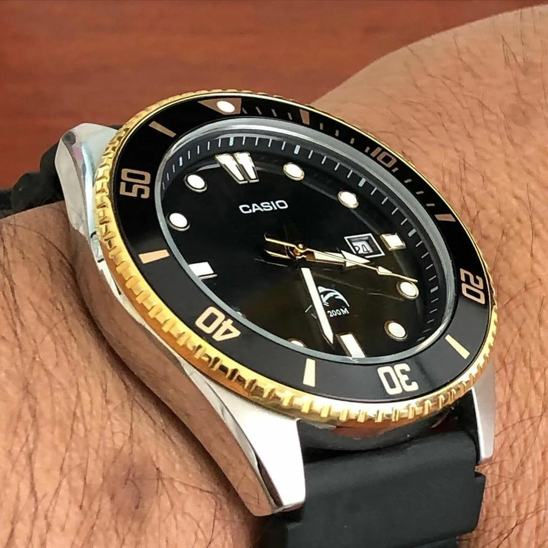 Reloj Casio Duro Marlin Gold MDV-106G-1AV Acuático