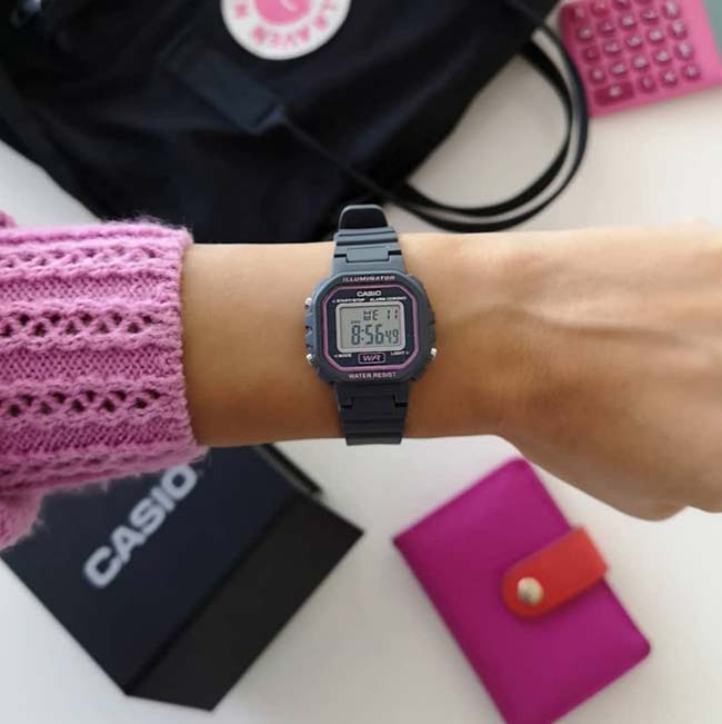 Reloj Casio Mujer LA-20WH-8A Mini Illuminator