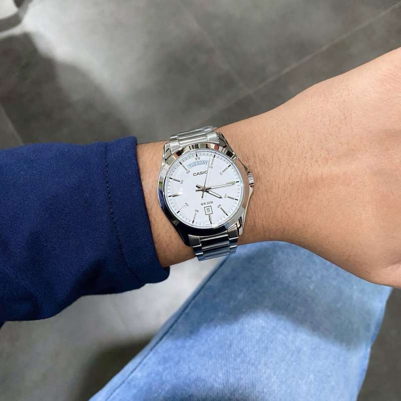 Reloj Hombre Casio MTP-1370D-7A3 Blanco Acero