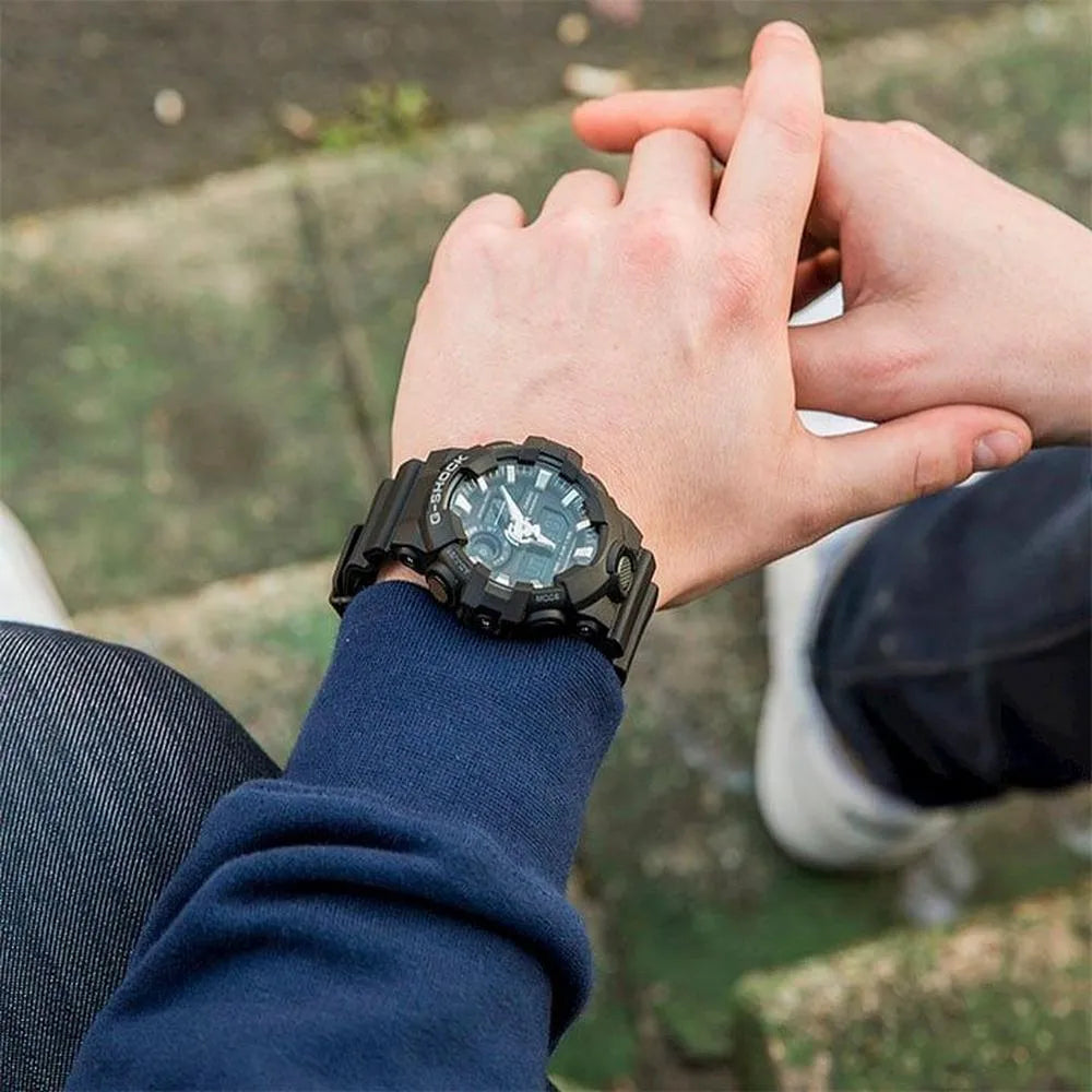 Reloj Casio G-Shock GA-700-1A Digital Resina Hombre